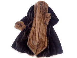 BLACKGLAMA ブラックグラマ ロシアンセーブル×ミンク ロングコート 101㎝を店頭買取にて神奈川県三浦郡にお住いのお客様より高価買取いたしました。
